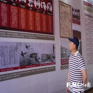 纪念红军长征胜利90周年，龙飞虎孟瑜伉俪扎根福建60