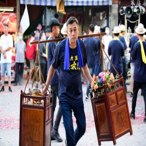 两岸“灵魂摆渡人”刘德文20年护送台老兵