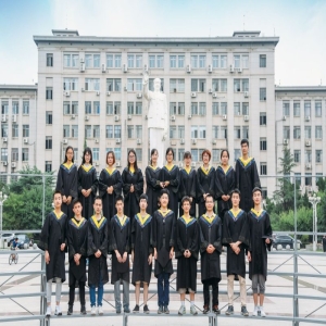 北京大学对研学团违规拆分139人入校收费