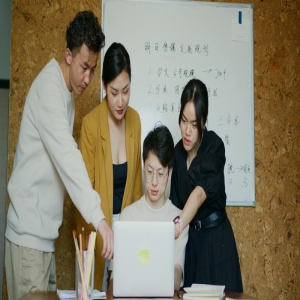“出站”工作，还是留下来继续做博士后？