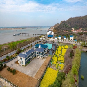 坚定信心下定决心全力拼经济促发展惠民生保