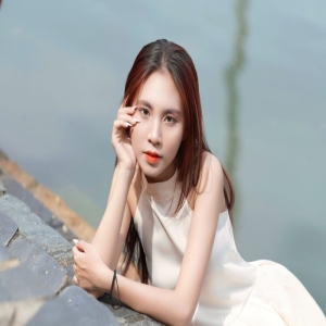 传李玟老公Bruce遗物遭网络暴力，二姐