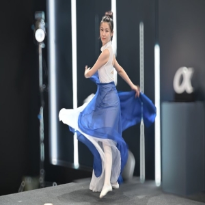 《好声音》李玟牛奶公开发布视频抵制蓝台从