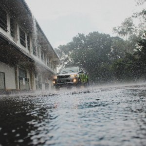 福州启动防暴雨Ⅲ级应急响应 维持防台风Ⅲ级应急响应