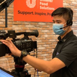 直播带货界顶流的主播李佳琦又翻车了