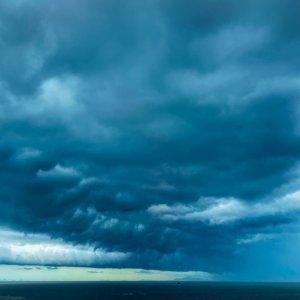 农业农村部紧急部署防范应对降温雨雪冰冻和大风天气