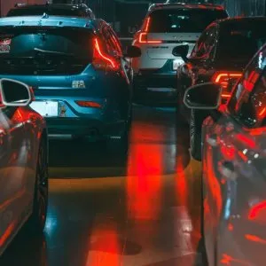 福州车市新变局：极氪001上市剑指高端纯电赛道，本土科技力量加速崛起