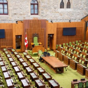 教育救助政策解读：海南如何关注农村贫穷户，落实学生资助政策？