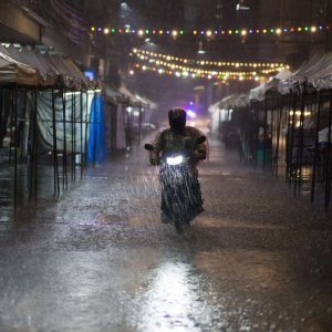 江南华南地区未来 3 天仍有大到暴雨，国家防总启动应急响应