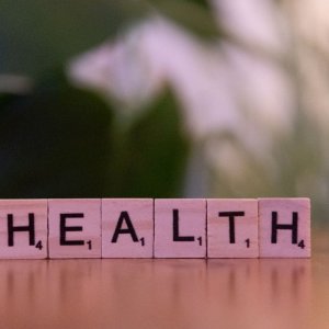 功能蛋比普通蛋贵两三倍，真能补更多营养？专家：健康人群没必要